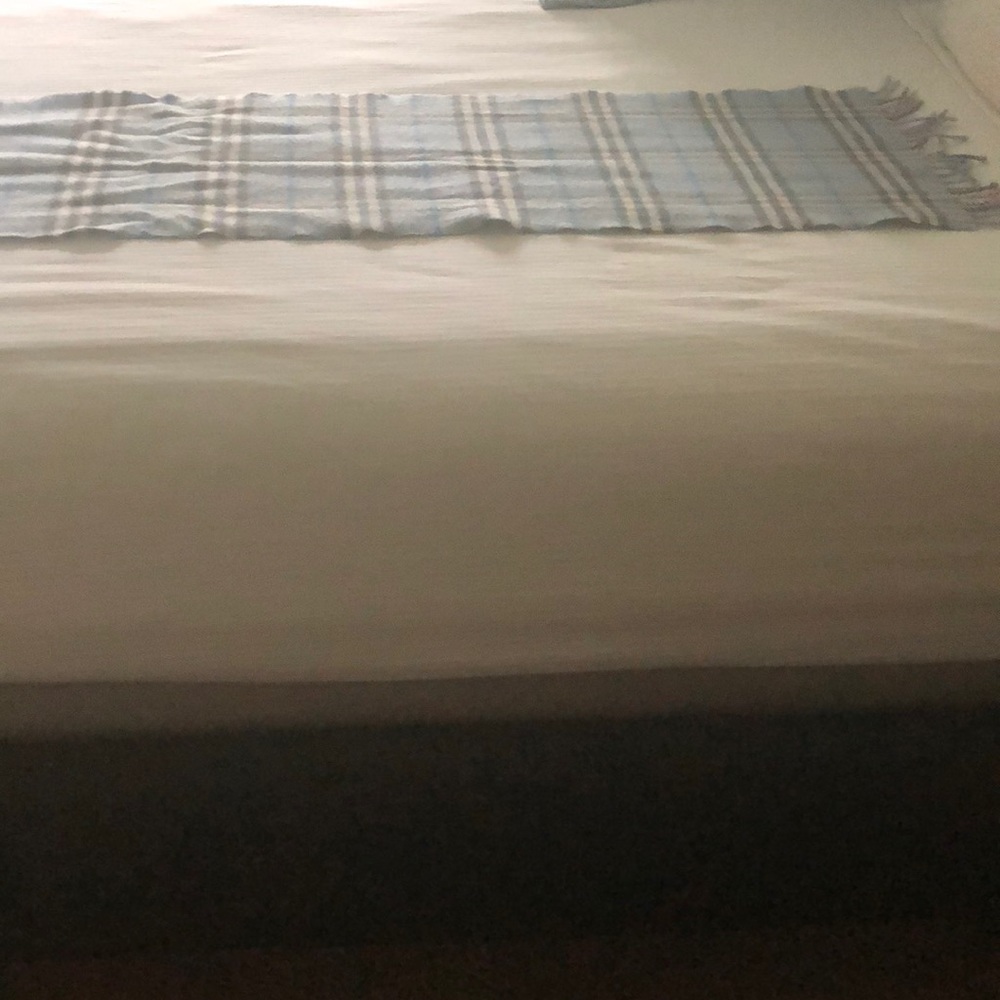 ❄️ Burberry Lambs’ Wool Scarf - Picture 3 of 5